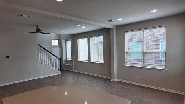 Building Photo - 2102 Dillon Pond Ln
