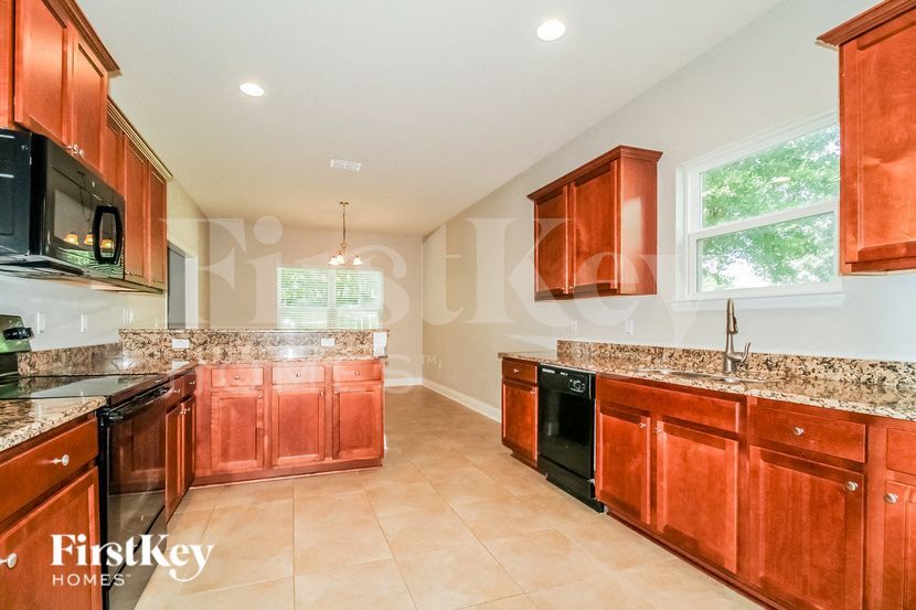 Building Photo - 24144 Plymouth Hollow Cir