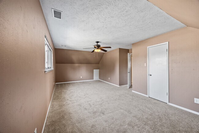 Building Photo - 21422 Park Willow Dr