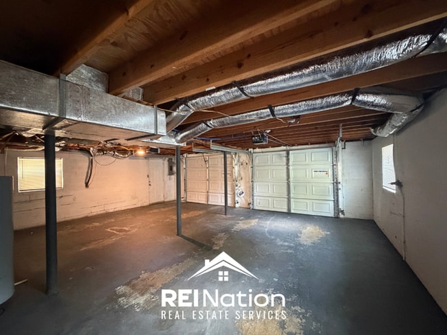 Building Photo - ACT FAST! 3BR/2BA in Birmingham | Vaulted Ceilings & Fireplace | 2-Car Garage!