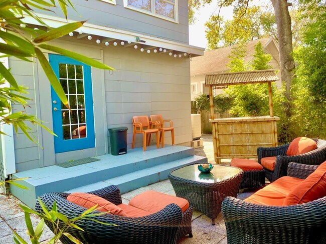 Building Photo - 1007 12th Ave N