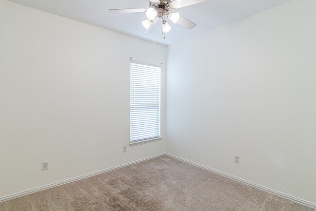Building Photo - 10120 Cedar Lake Dr