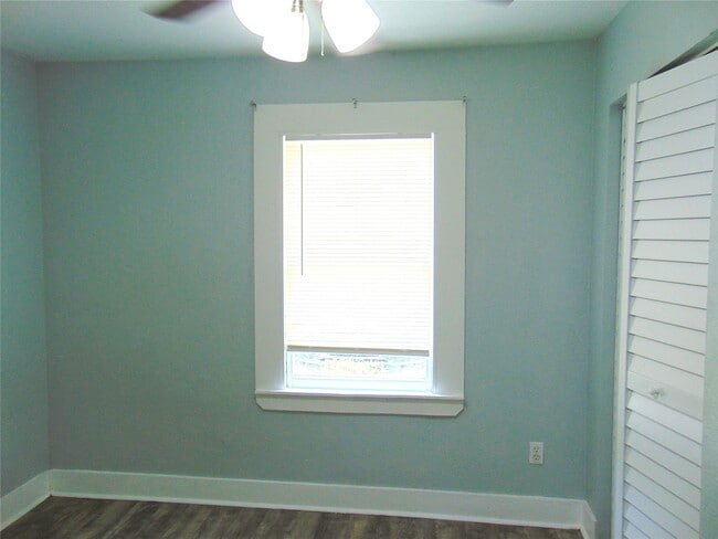 Building Photo - 5113 Avenue O 1/2