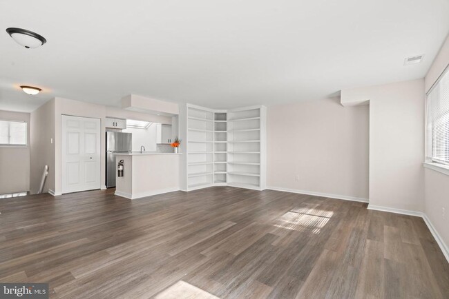 Building Photo - 1210 Thackery Ct