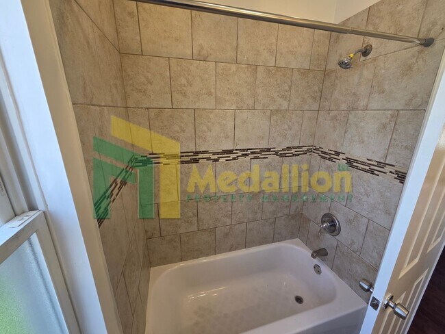 Building Photo - Updated 3-Bedroom Home with Sunroom and Backyard Space