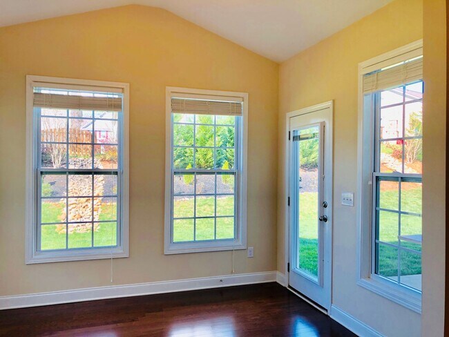 Building Photo - Immaculate 5bd 3bd Berewick home with many newly upgrades!