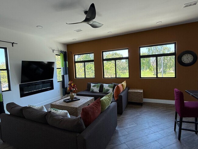 Building Photo - 3273 Hedwig Rd