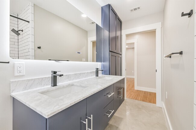 Building Photo - 6205 S Rice Ave