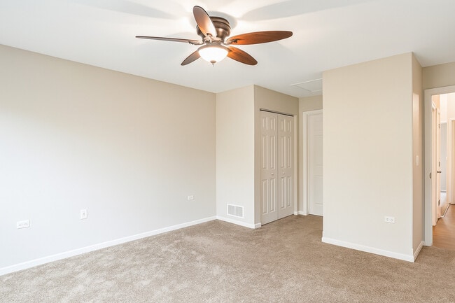 Building Photo - 3159 Saganashkee Ln
