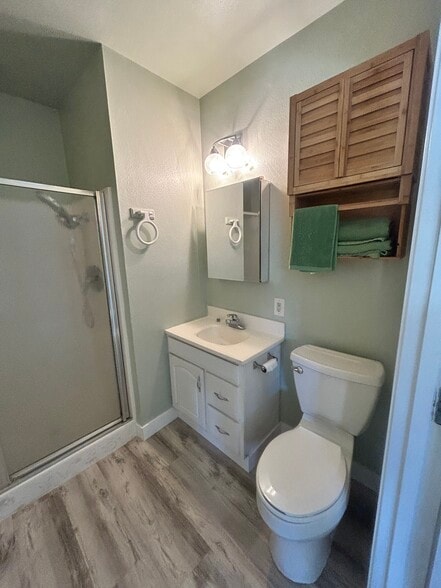 Building Photo - 408 W 2nd St