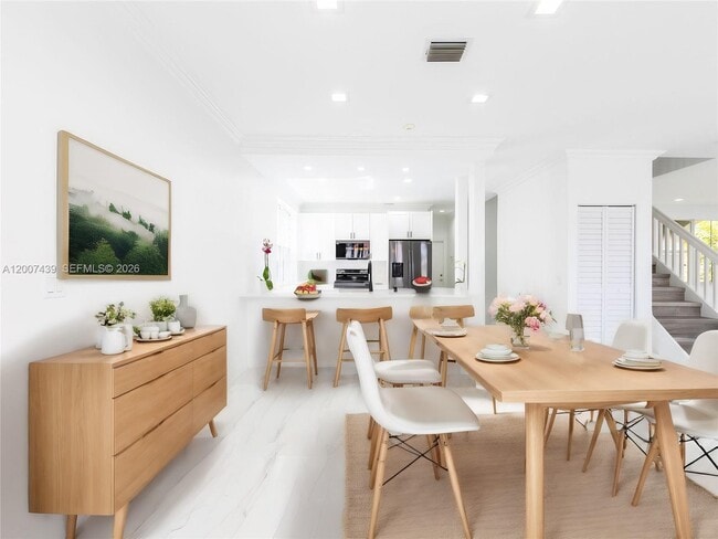 Building Photo - 801 Tanglewood Cir