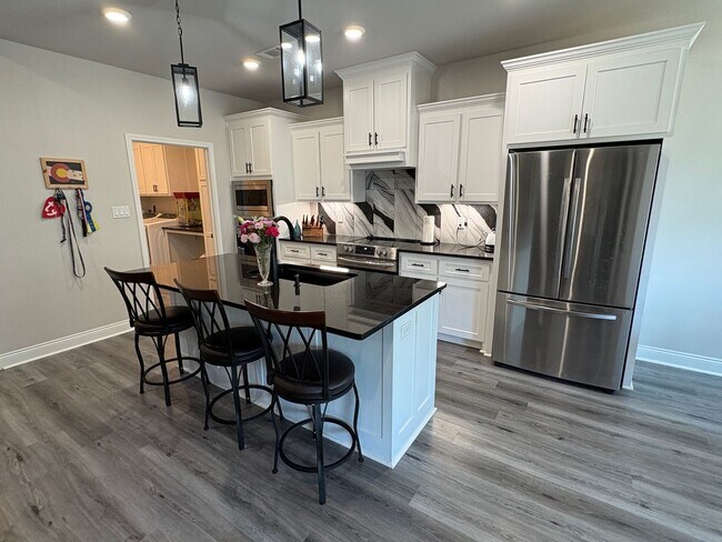 Building Photo - 3013 Sue St