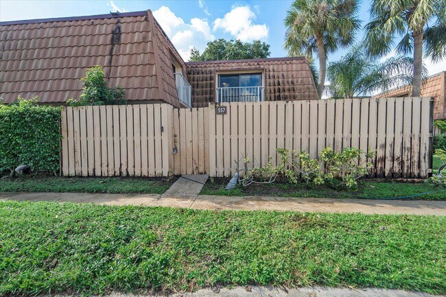 Building Photo - 557 Green Springs Pl