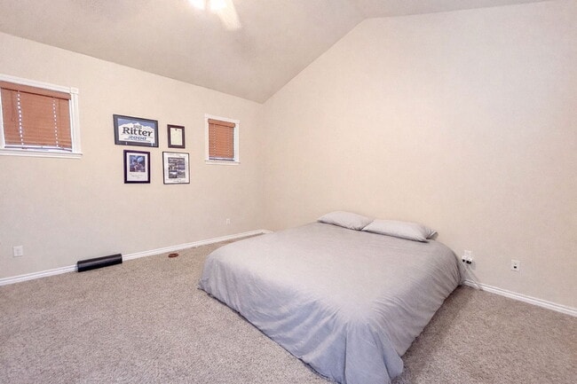 Building Photo - 2220 Uinta St