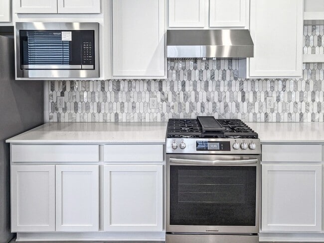 Building Photo - 6323 Laguna Terra Dr