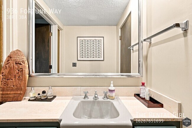 Building Photo - 936 Fortune Way