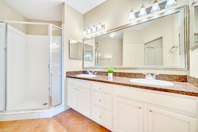 Building Photo - 14200 Avalon Rd