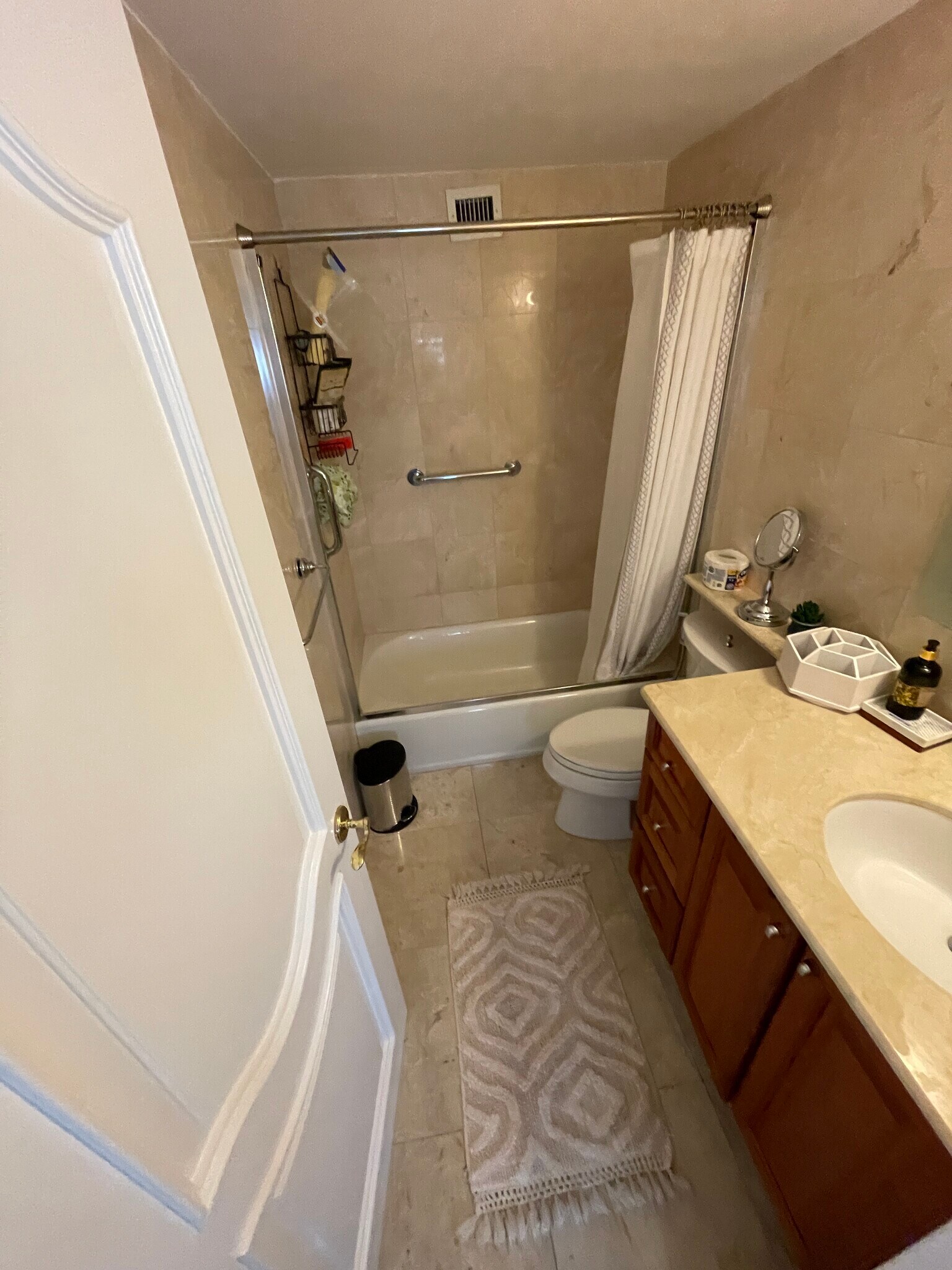 Building Photo - 999 Brickell Bay Dr