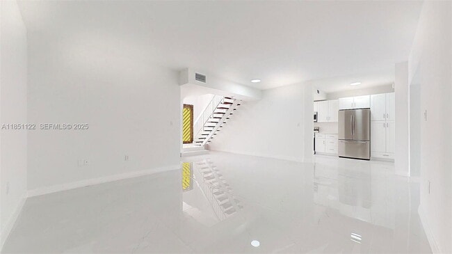 Building Photo - 917 SW 135th Ct