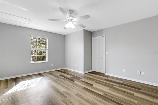 Building Photo - 9306 River Rock Ln