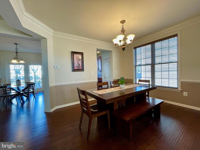 Building Photo - 42900 Southview Manor Dr