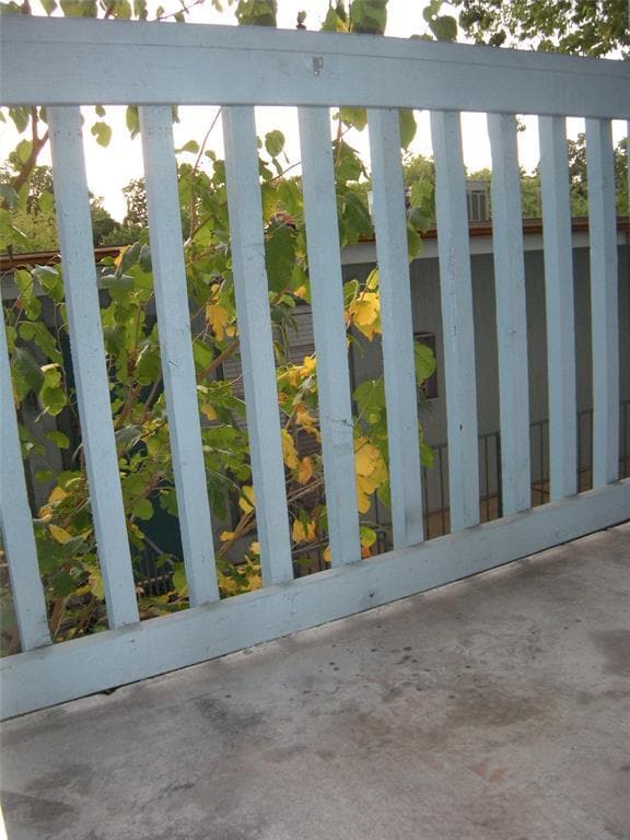 Building Photo - 303 W 35th St