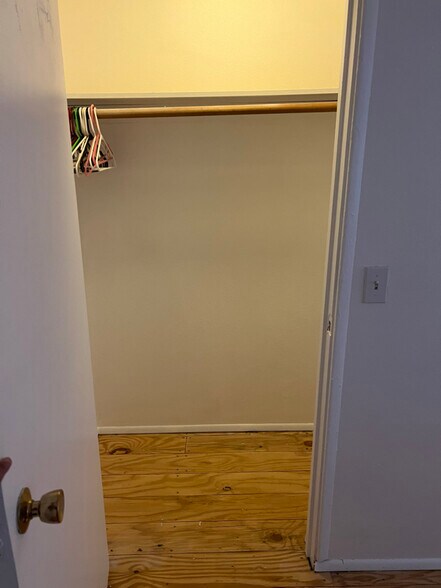 Building Photo - 2405 Nolte Dr