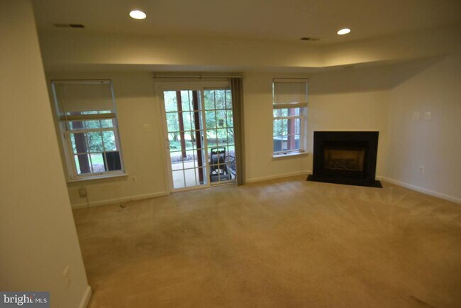 Building Photo - 21821 Ladyslipper Sq