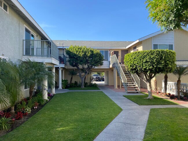 Building Photo - 8101 Larson Ave