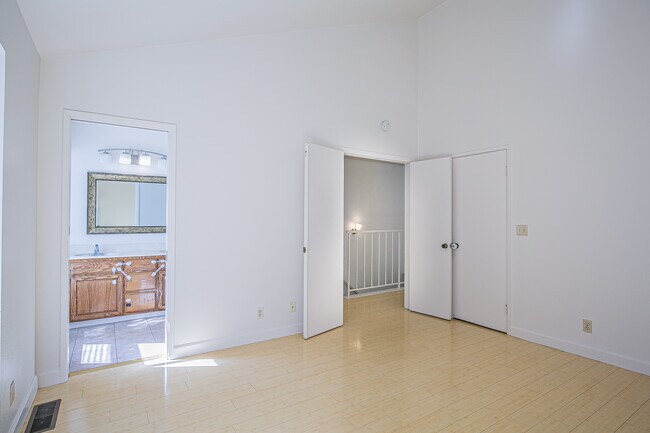 Building Photo - 1912 Magdalena Cir