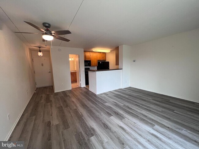 Building Photo - 75 S Reynolds St