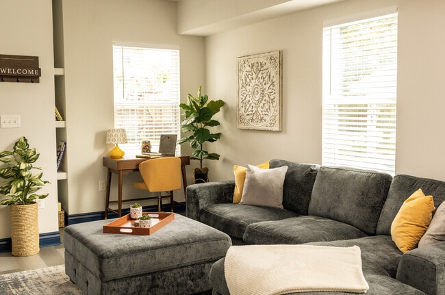 Building Photo - 431 Leboeuf St