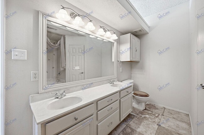 Building Photo - 700 Ibis Ct