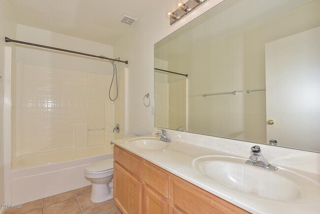 Building Photo - 7472 W Potter Dr