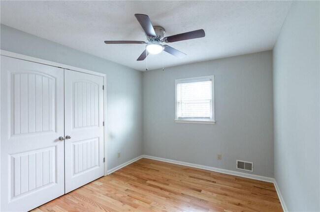 Building Photo - 3226 Hickory Bluff Dr