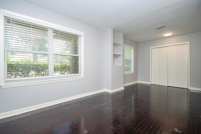 Building Photo - 5209 De Milo Dr