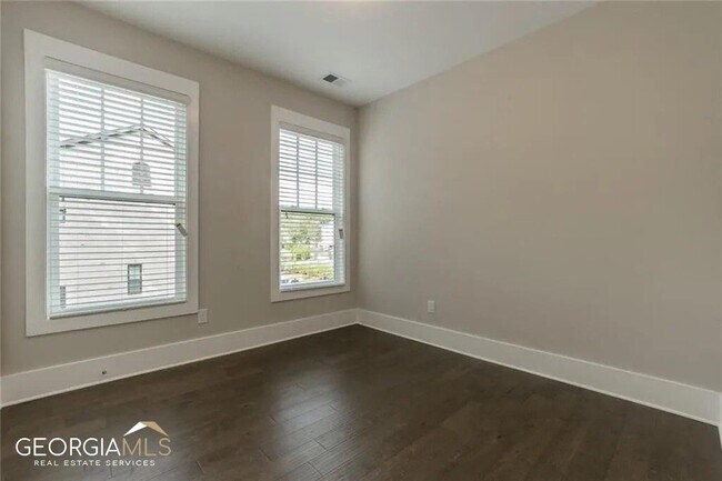 Building Photo - 4133 Wisconsin Dr