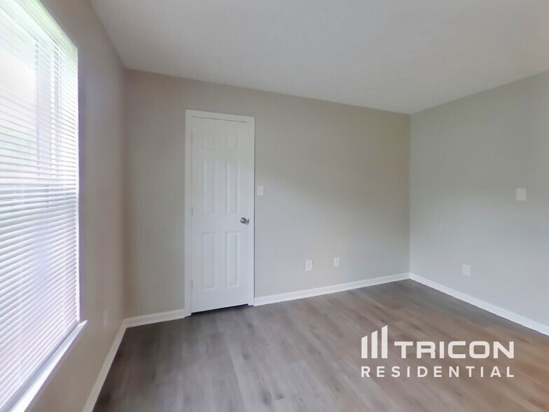 Building Photo - 2613 Cooper Pointe Cir