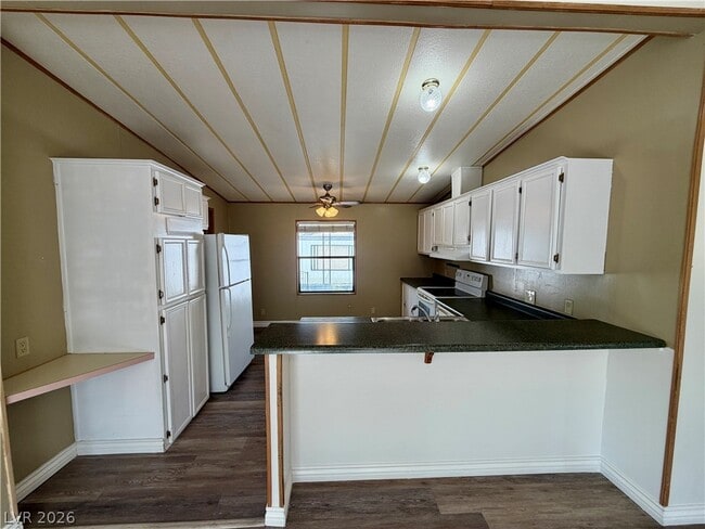 Building Photo - 230 Shoshone Ln