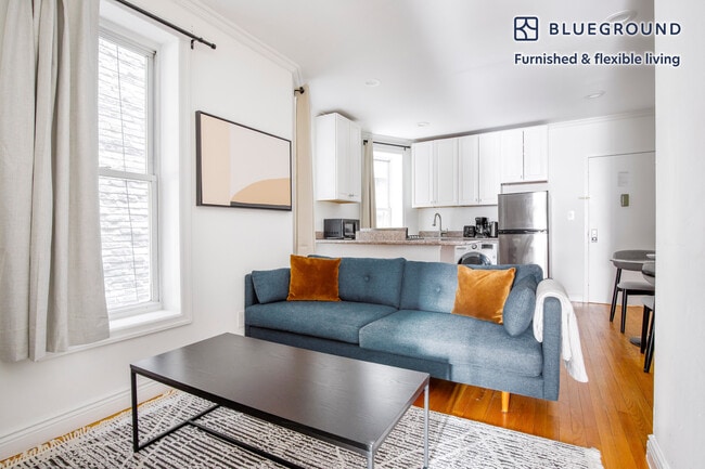 Building Photo - 363 W 17th St