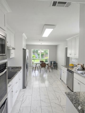 Building Photo - 2202 Woodsong Trail