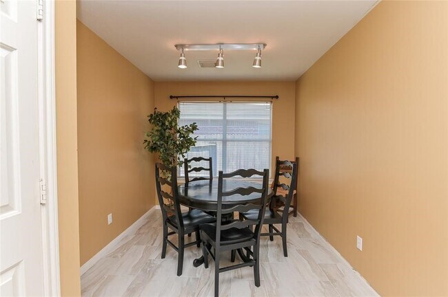 Building Photo - 18446 S Wimbledon Dr