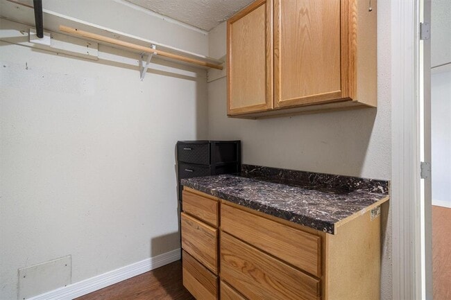 Building Photo - 2790 Wood Hollow Dr