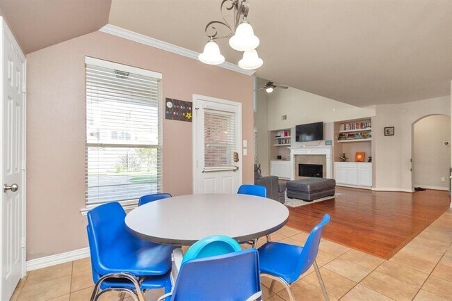 Building Photo - 26511 Cresent Cove Ln