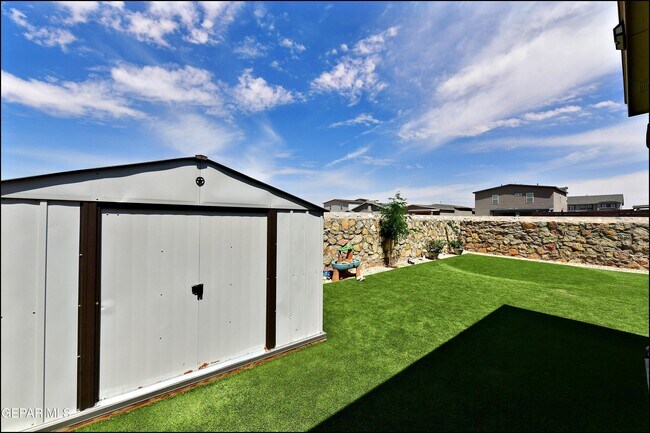 Building Photo - 2225 Tierra Delmonte Dr