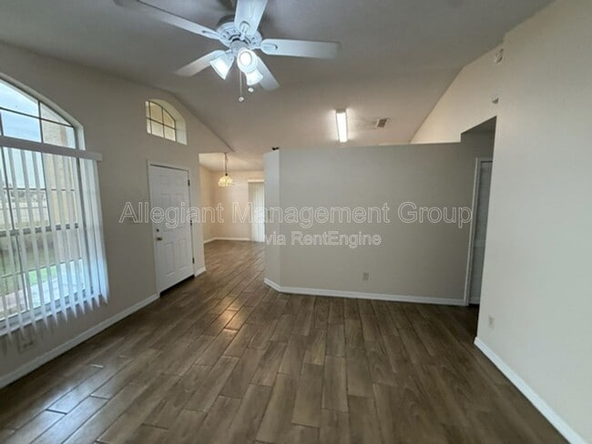 Building Photo - 2362 Harbor Town Dr