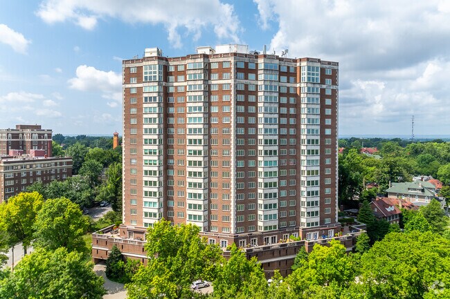 Primary Photo - 1400 Willow Ave