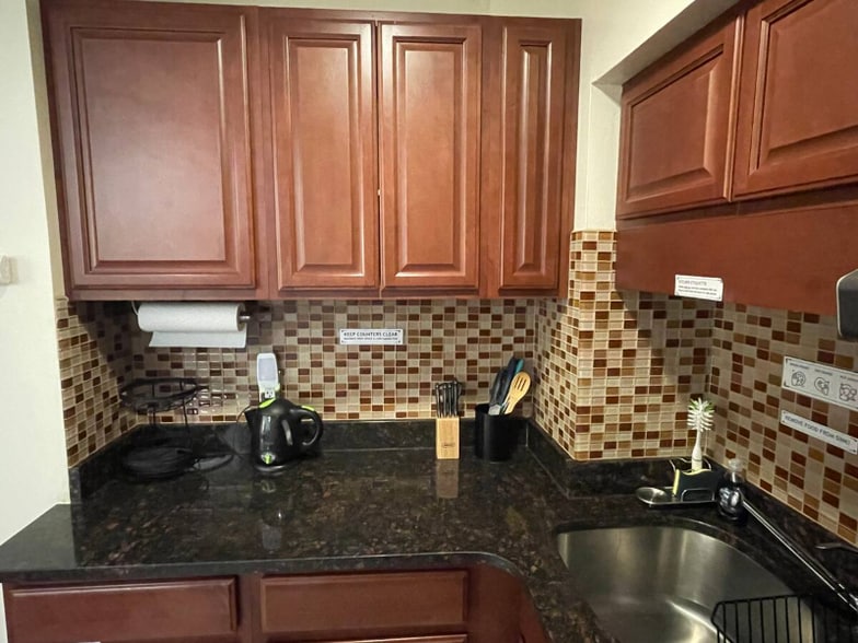 Building Photo - 7212 Clinton Rd