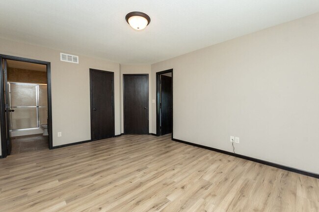 Building Photo - 11050 E Fawn Grove St