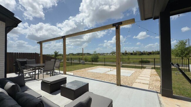 Building Photo - 31422 Beacon Cove Trl